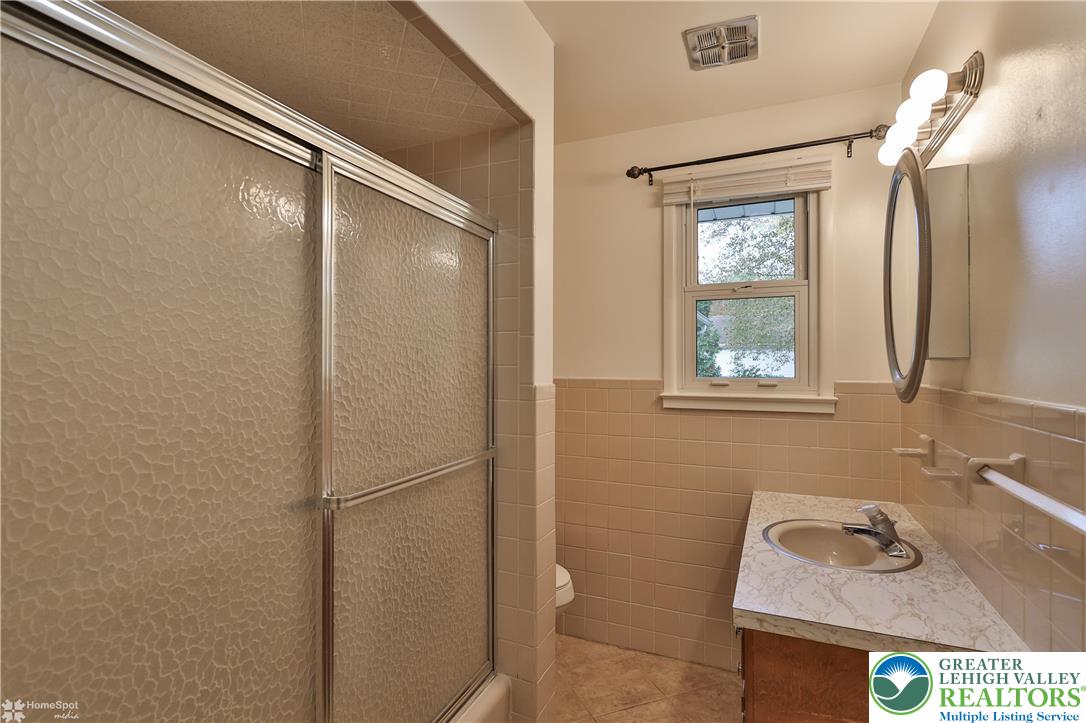 900 Mine Lane Road Easton, PA 18045 - Photo 28 of 51 a bathroom with a sink and a window