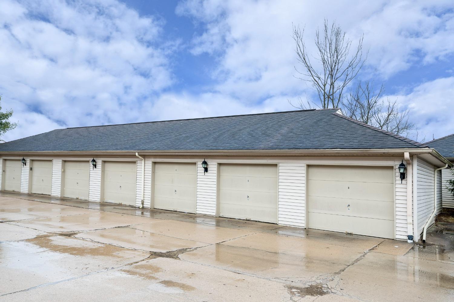 3308 North Bend Road, Unit 14 Cincinnati, OH 45247 - Photo 3 of 32
