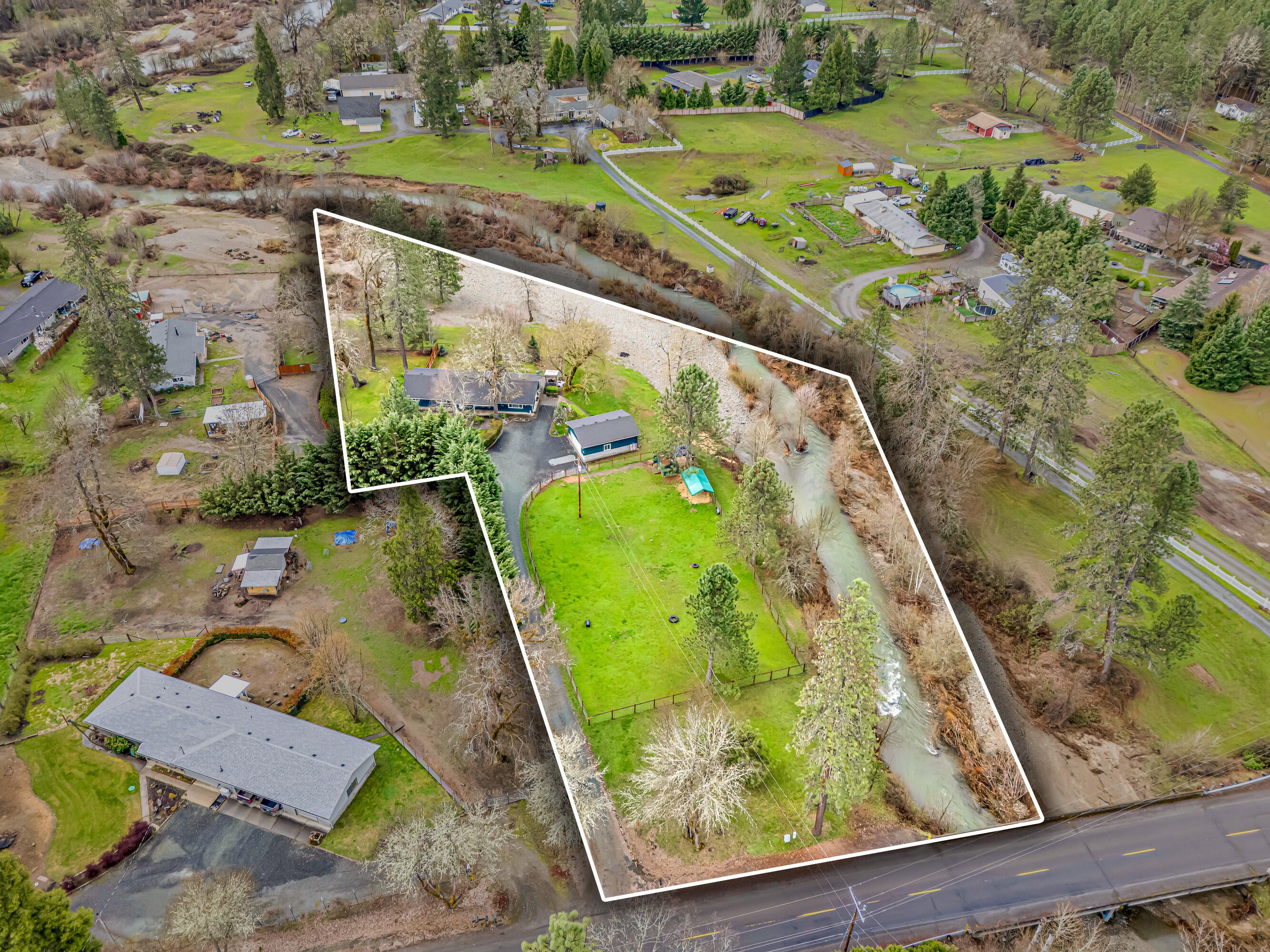 149 Queens Branch Road Rogue River, OR 97537 - Photo 47 of 48 DJI_20250401105516_0001_D copy