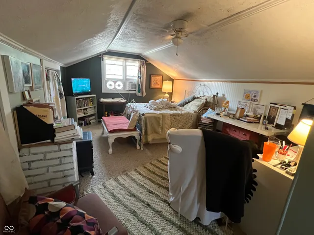 $144,900 | 321 South Washington Street, Chesterfield, IN 46017