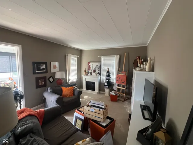 $144,900 | 321 South Washington Street, Chesterfield, IN 46017