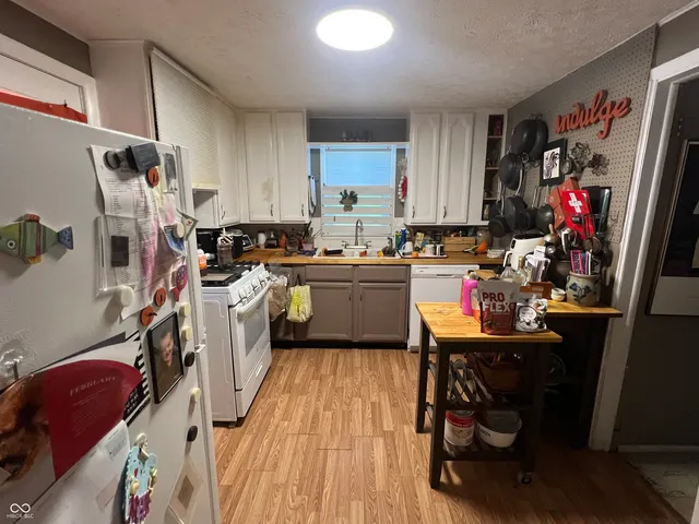 $144,900 | 321 South Washington Street, Chesterfield, IN 46017