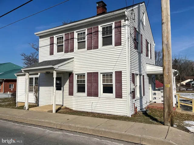 $1,900 | 857 Village Road, Lancaster, PA 17602