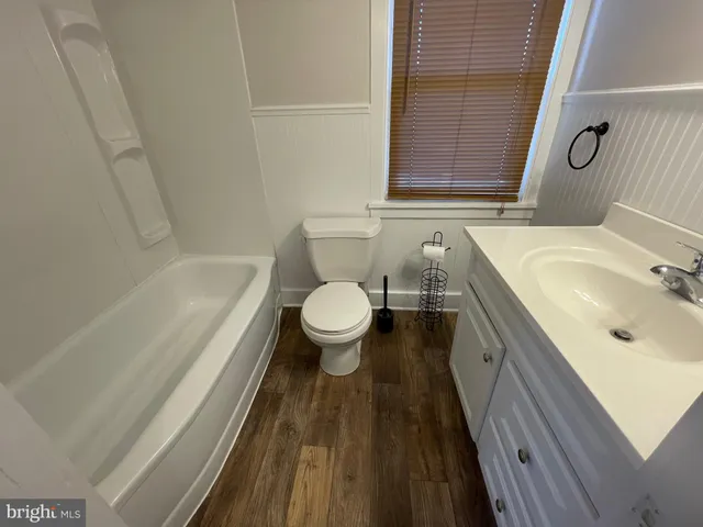 $1,900 | 857 Village Road, Lancaster, PA 17602