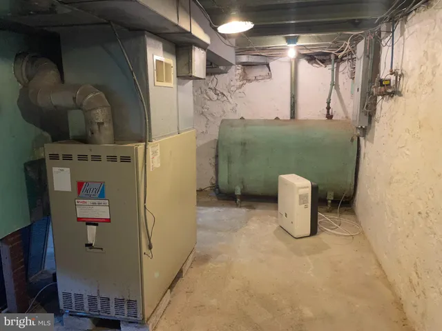 $1,900 | 857 Village Road, Lancaster, PA 17602