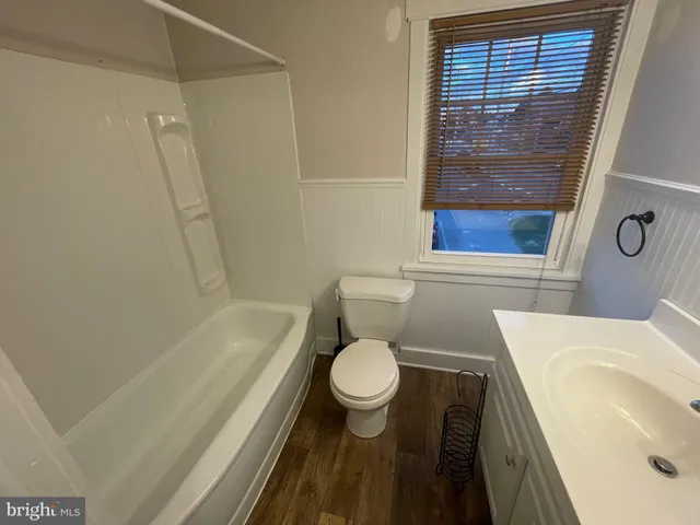 $1,900 | 857 Village Road, Lancaster, PA 17602