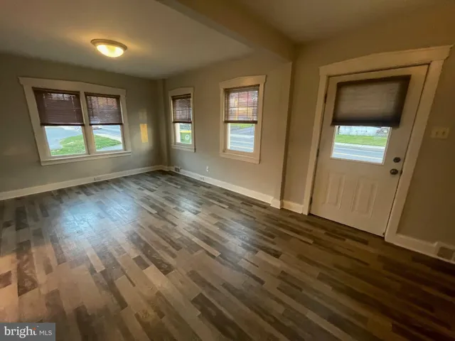 $1,900 | 857 Village Road, Lancaster, PA 17602