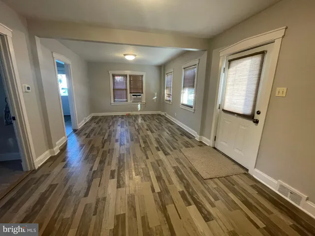 $1,900 | 857 Village Road, Lancaster, PA 17602