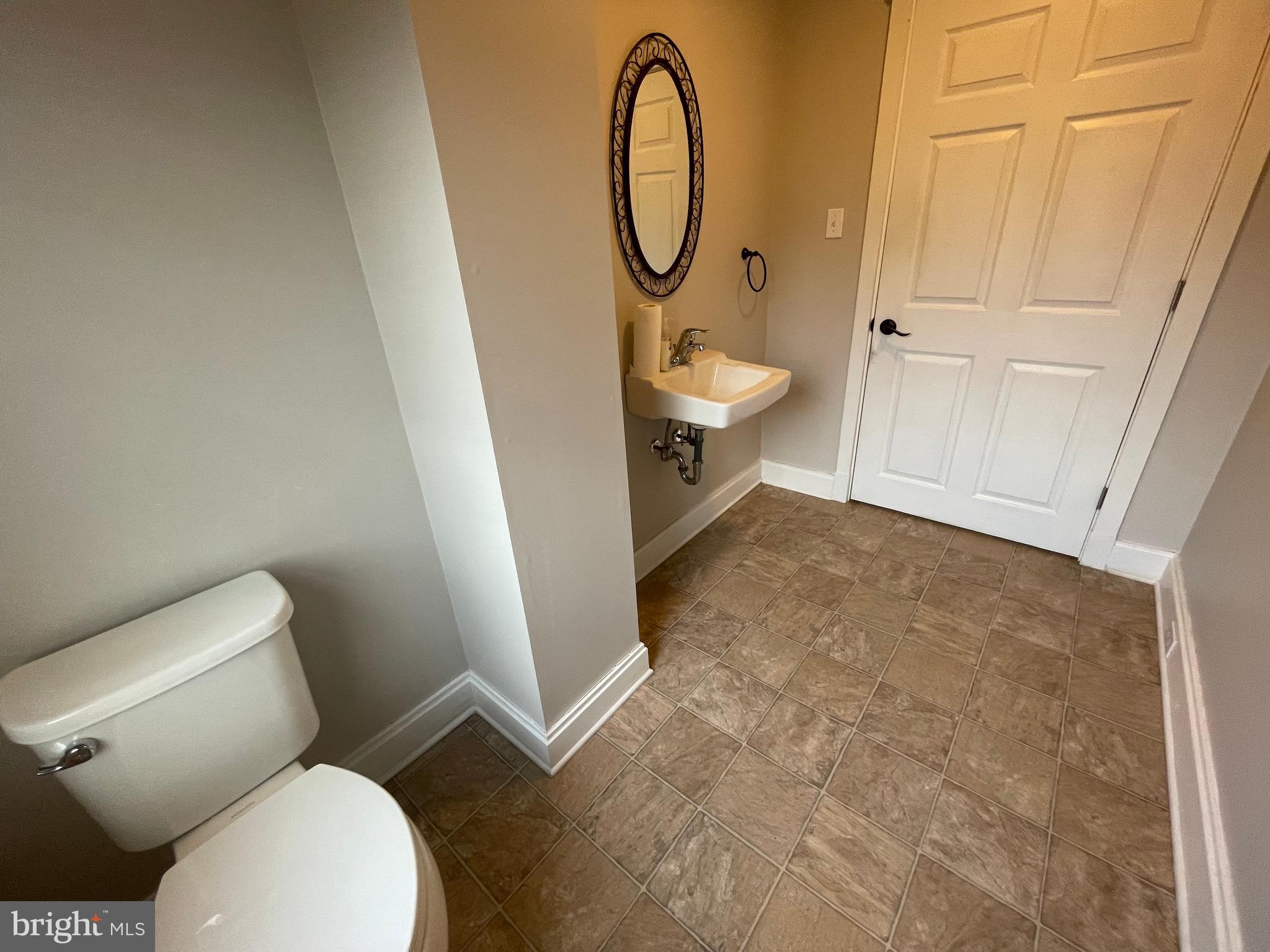 857 Village Road Lancaster, PA 17602 - Photo 9 of 27