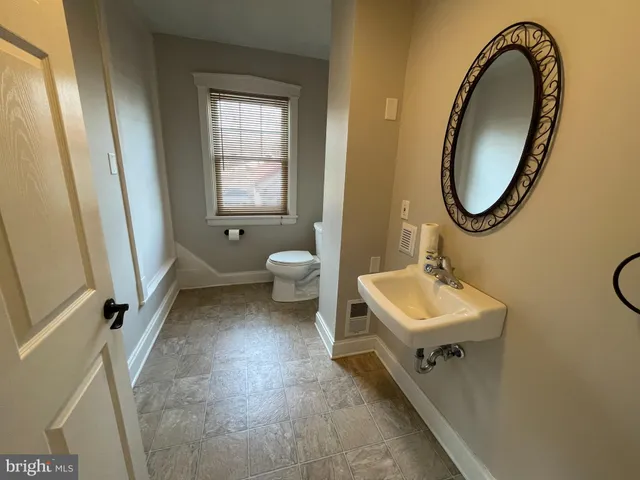 $1,800 | 857 Village Road, Lancaster, PA 17602