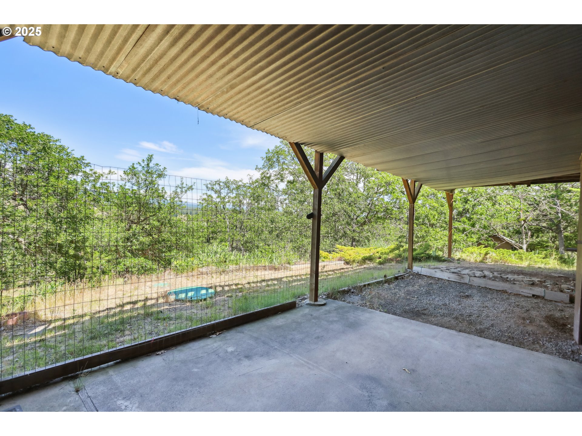 2224 Foster Place Goldendale, WA 98620 - Photo 45 of 45 a view of a yard with potted plants