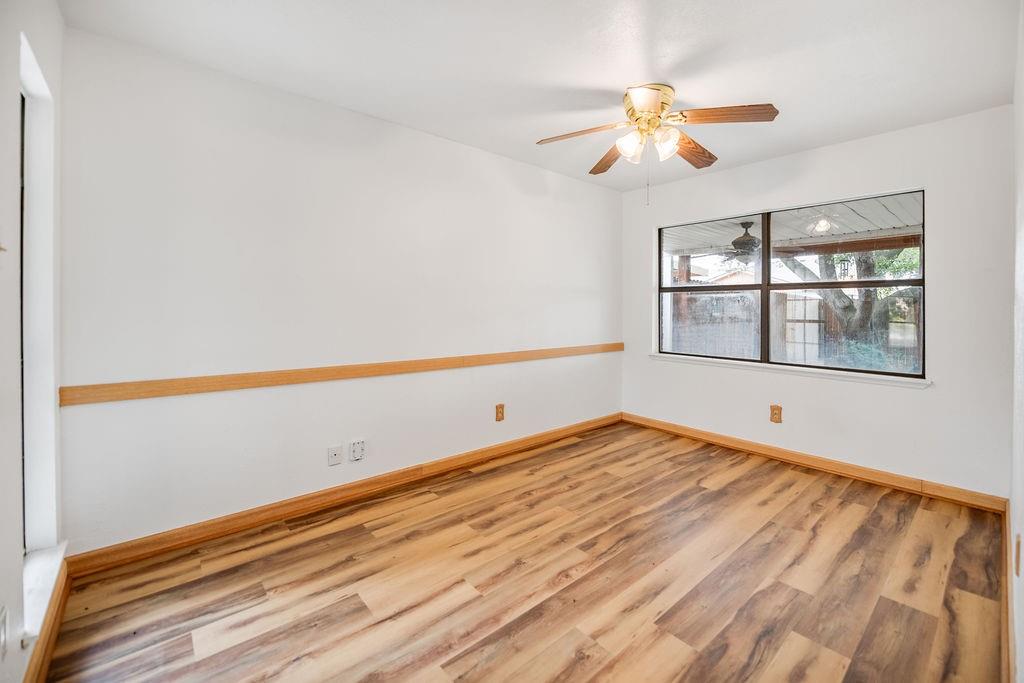 5229 Pruitt Drive The Colony, TX 75056 - Photo 16 of 33