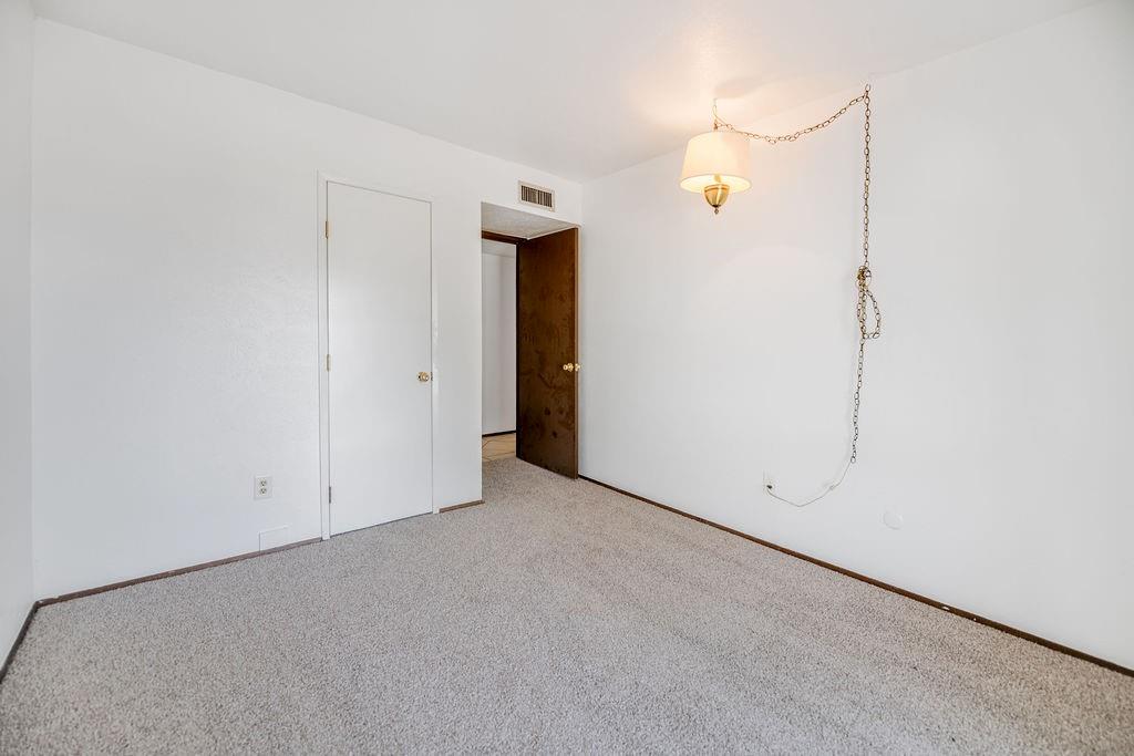 5229 Pruitt Drive The Colony, TX 75056 - Photo 17 of 33