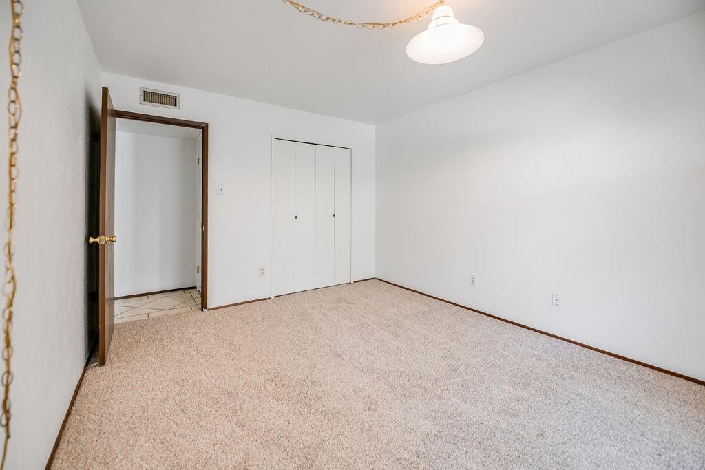 5229 Pruitt Drive The Colony, TX 75056 - Photo 20 of 33