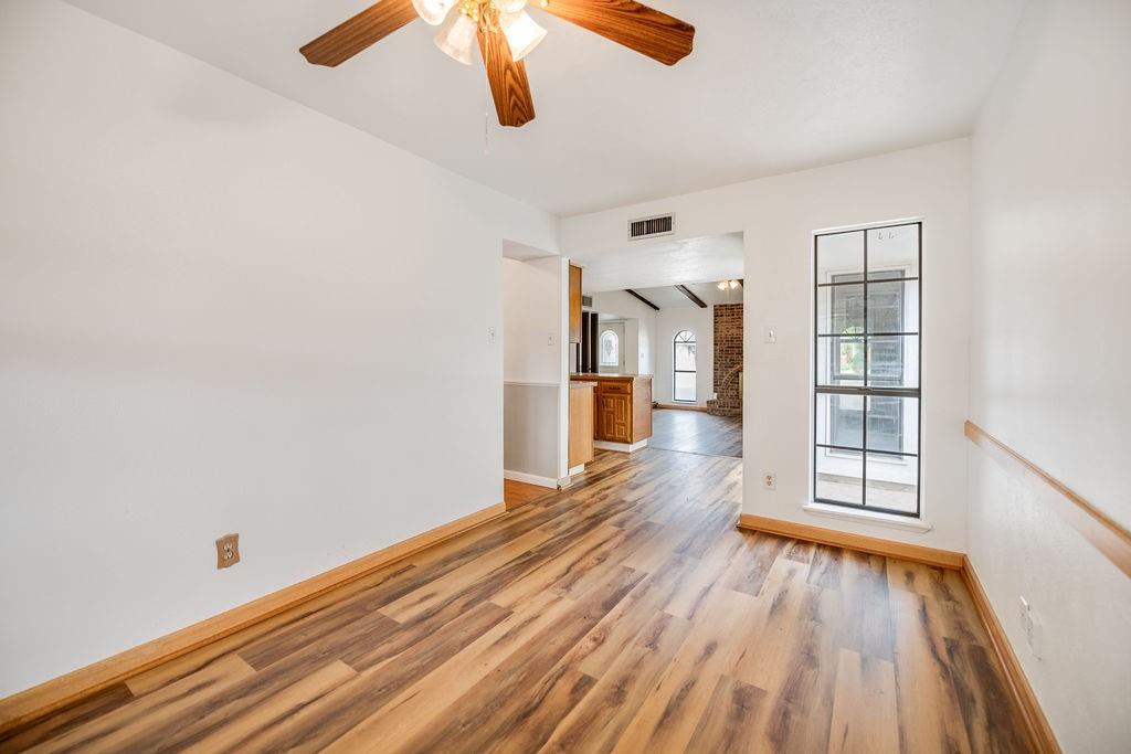 5229 Pruitt Drive The Colony, TX 75056 - Photo 8 of 33