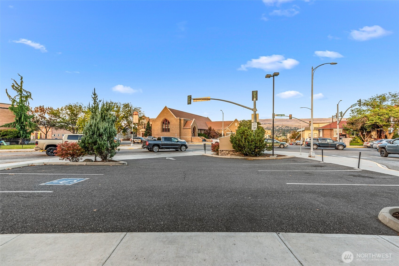 10 North Chelan Avenue Wenatchee, WA 98801 - Photo 13 of 40