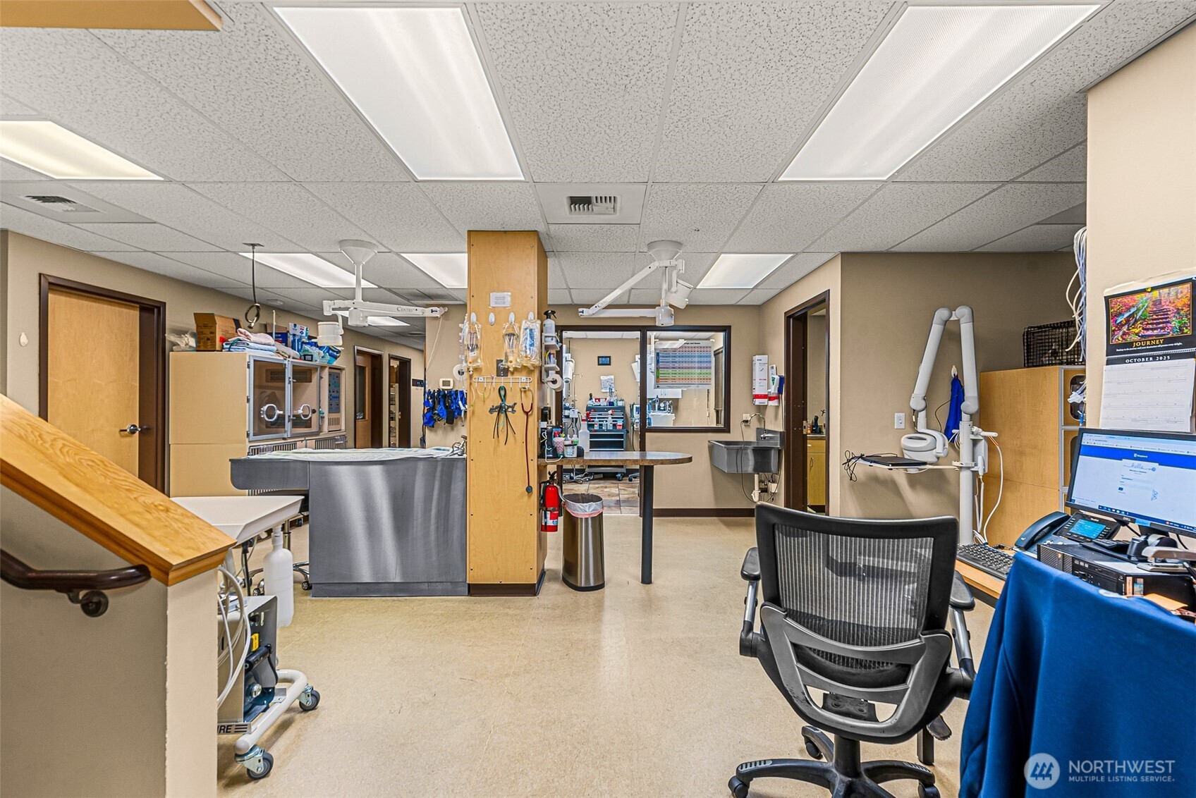 10 North Chelan Avenue Wenatchee, WA 98801 - Photo 25 of 40 a view of a workspace with furniture