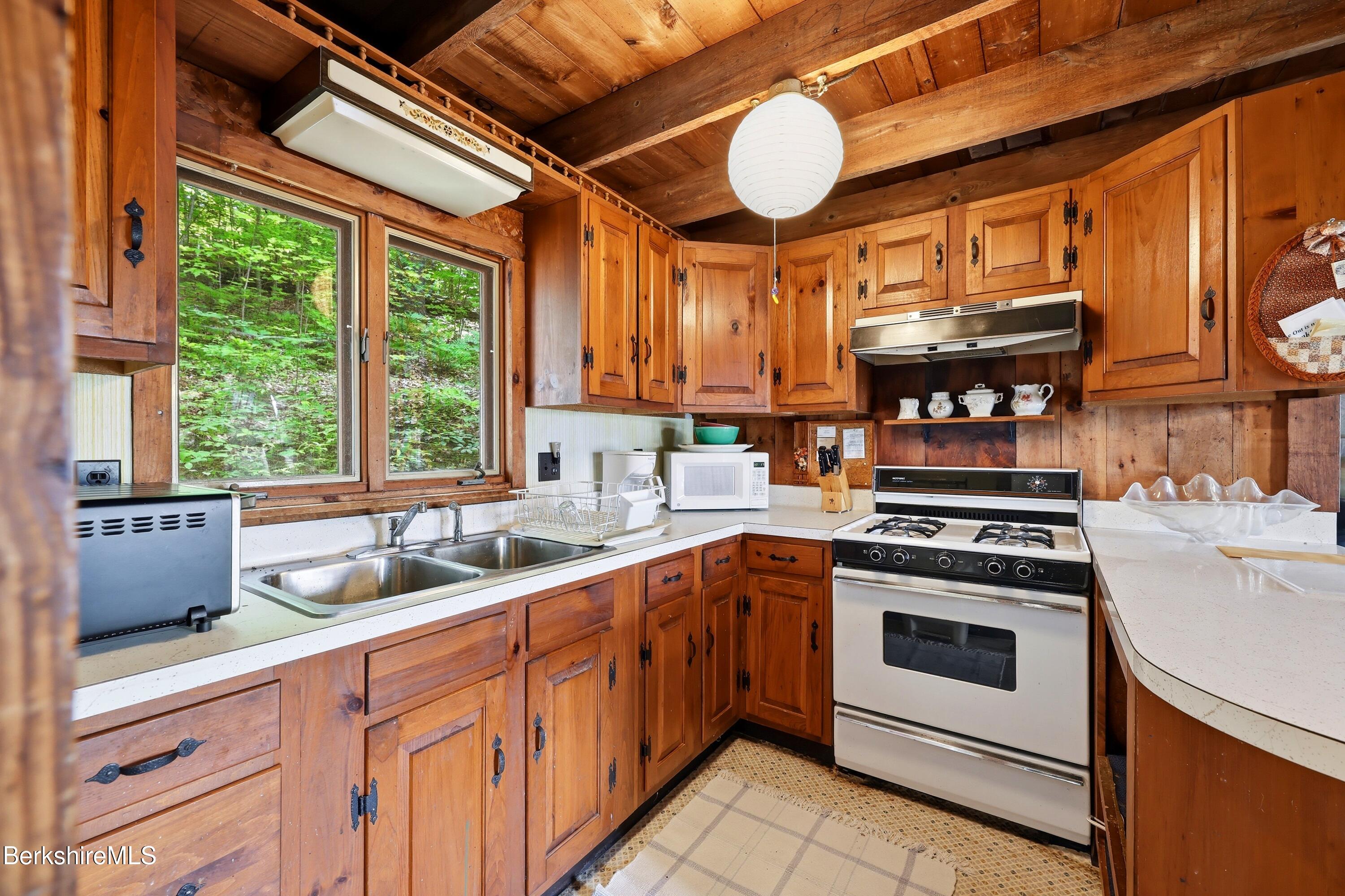 1165 Reservoir Road East Otis, MA 01029 - Photo 11 of 41 1L6A8193 (1)