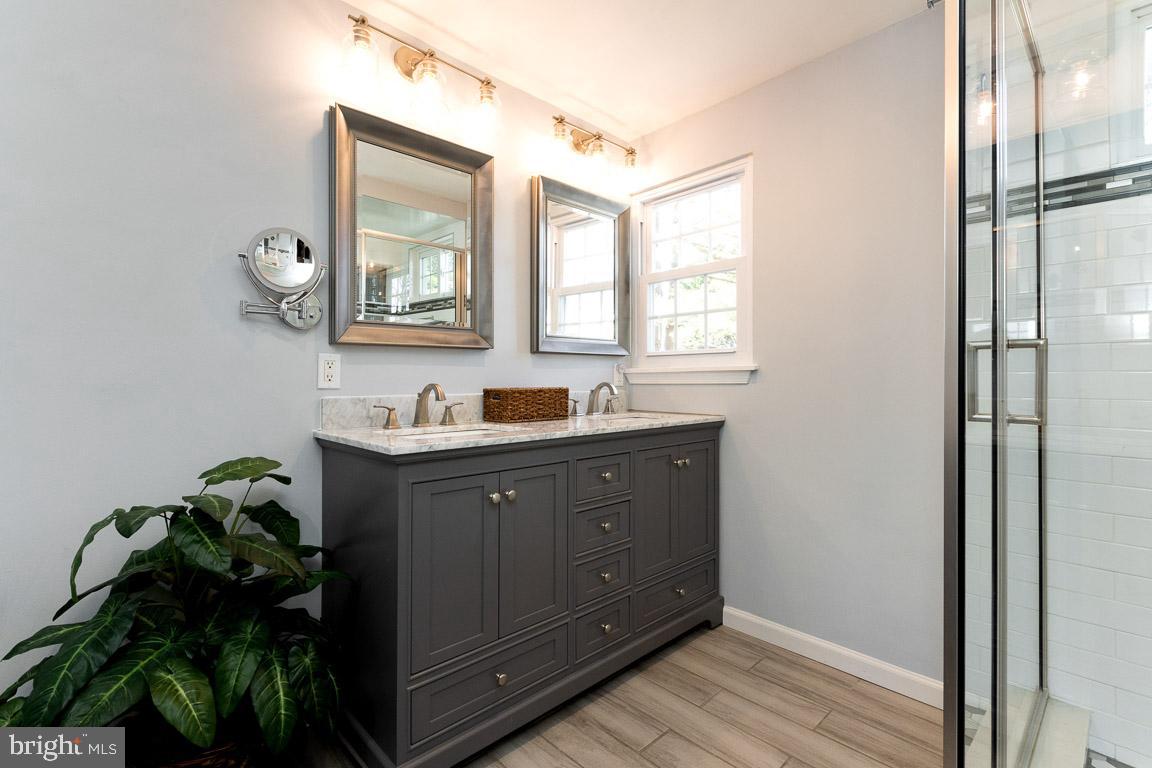 203 Rabbitt Road Gaithersburg, MD 20878 - Photo 20 of 47 Primary Bath