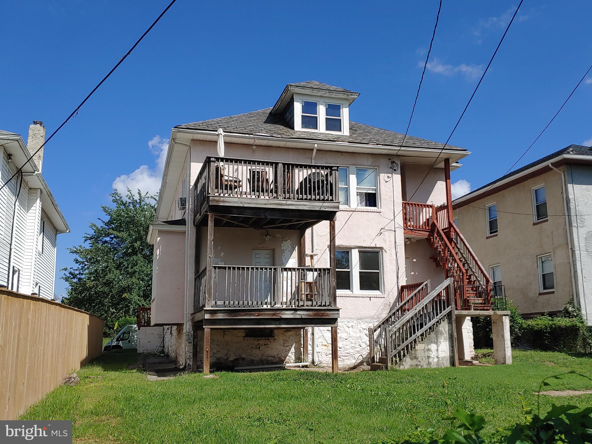 4009 Barrington Road Baltimore, MD 21207 - Photo 3 of 16 Gallery Image 3