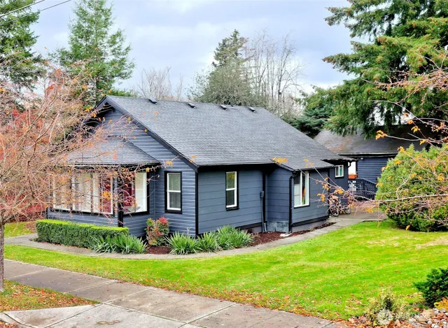 $730,000 | 8568 Falls Avenue Southeast, Snoqualmie, WA 98065