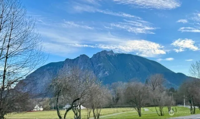 $730,000 | 8568 Falls Avenue Southeast, Snoqualmie, WA 98065