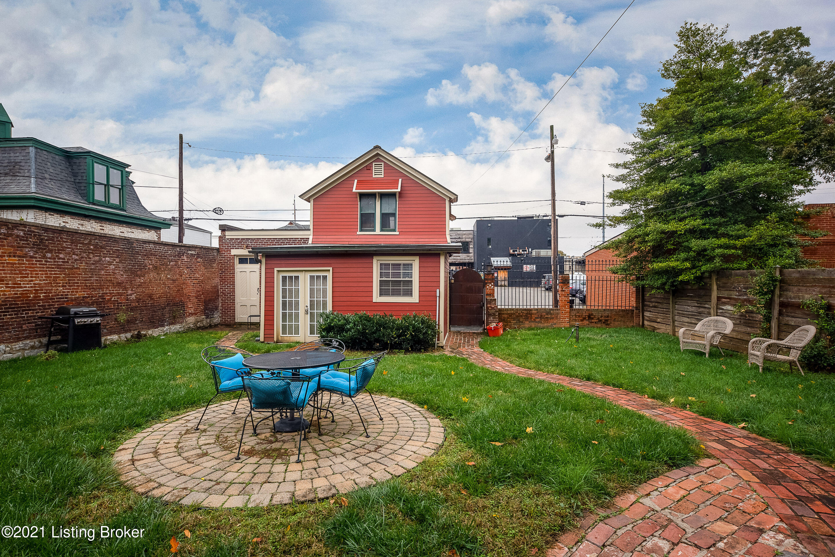 1012 Cherokee Road Louisville, KY 40204 - Photo 32 of 39 DHI-32