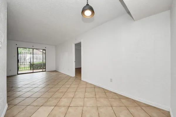 $86,000 | 17331 Red Oak Drive, Unit 55, Houston, TX 77090