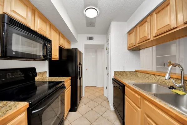 $86,000 | 17331 Red Oak Drive, Unit 55, Houston, TX 77090