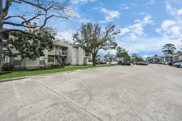 $86,000 | 17331 Red Oak Drive, Unit 55, Houston, TX 77090