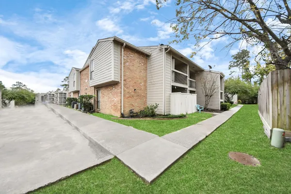 $86,000 | 17331 Red Oak Drive, Unit 55, Houston, TX 77090