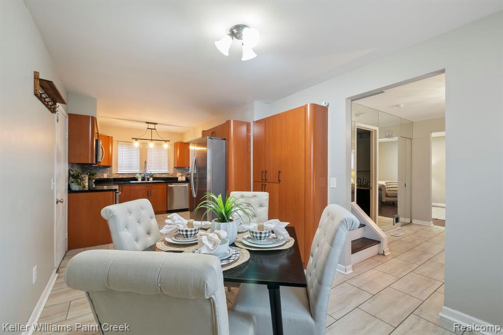 1811 Henbert Road West Bloomfield, MI 48324 - Photo 21 of 54 Gallery Image 21