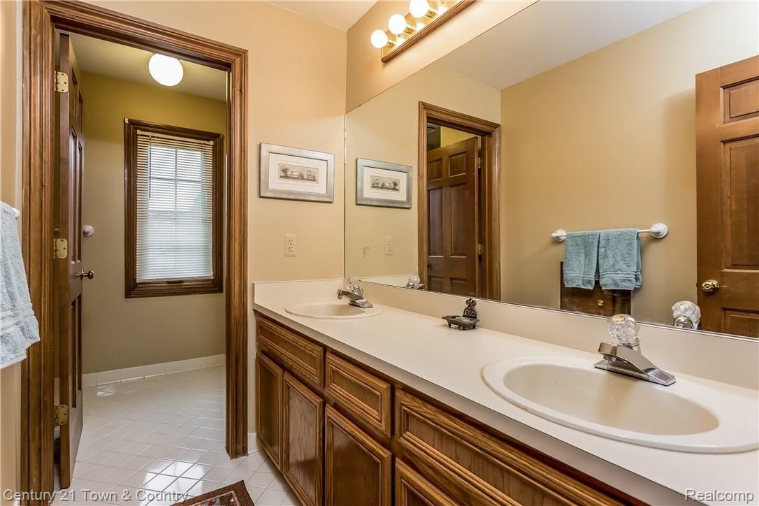 545 Sunlight Drive Rochester, MI 48309 - Photo 46 of 68 049-Bathroom-4533687-large.jpg