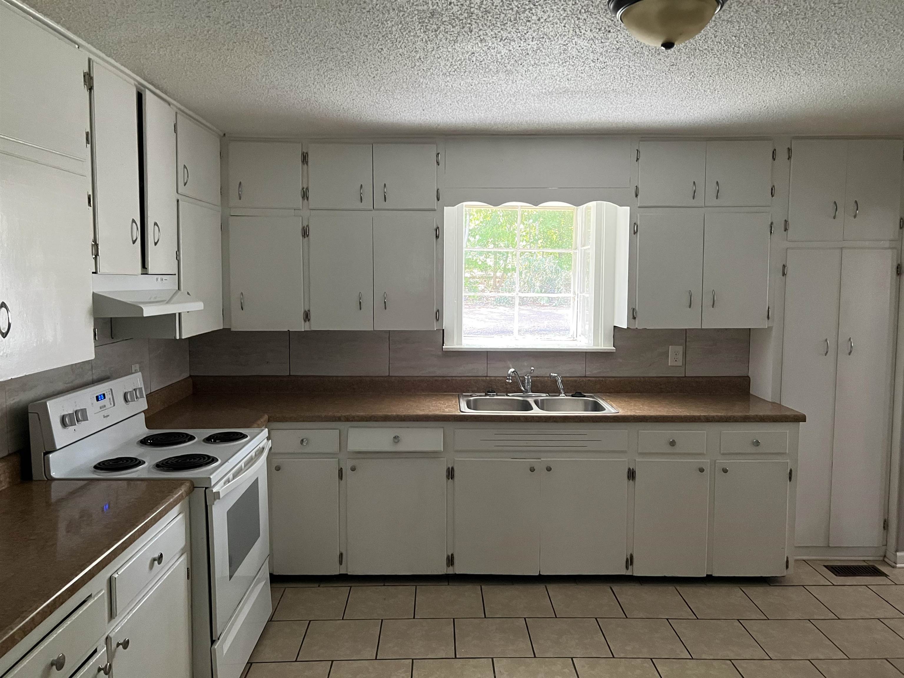 4336 East Sunset Point Memphis, TN 38135 - Photo 3 of 10 Gallery Image 3