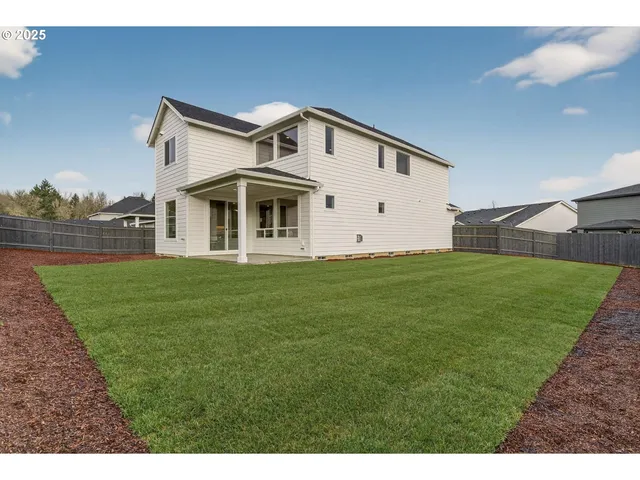 $899,000 | 1211 South Mountain Place, Ridgefield, WA 98642