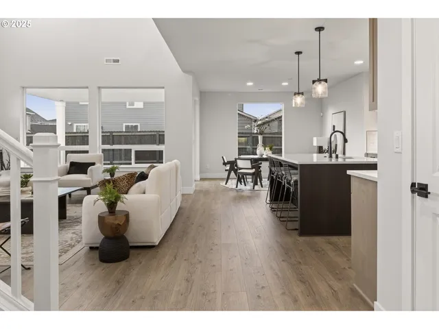 $899,000 | 1211 South Mountain Place, Ridgefield, WA 98642