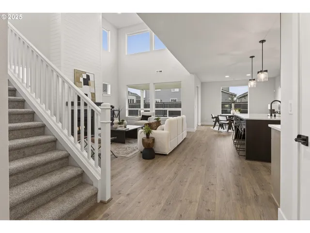 $899,000 | 1211 South Mountain Place, Ridgefield, WA 98642