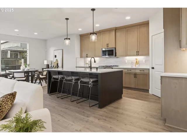 $899,000 | 1211 South Mountain Place, Ridgefield, WA 98642