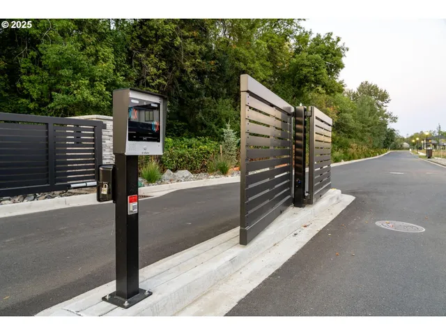 $899,000 | 1211 South Mountain Place, Ridgefield, WA 98642