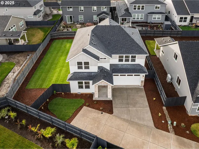 $899,000 | 1211 South Mountain Place, Ridgefield, WA 98642