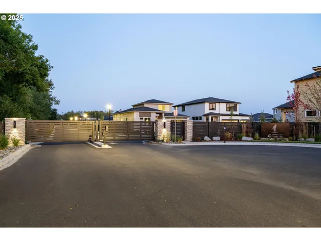 $899,000 | 1211 South Mountain Place, Ridgefield, WA 98642
