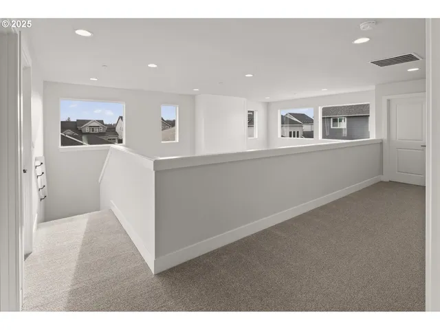 $899,000 | 1211 South Mountain Place, Ridgefield, WA 98642