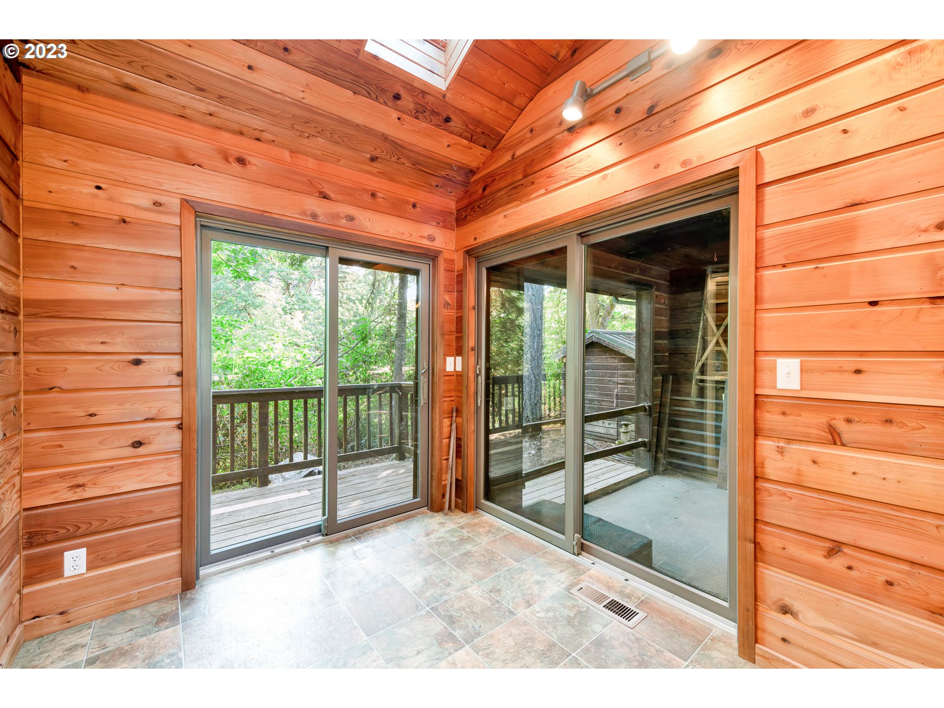77383 Mosby Creek Road Cottage Grove, OR 97424 - Photo 27 of 48 Mud Room