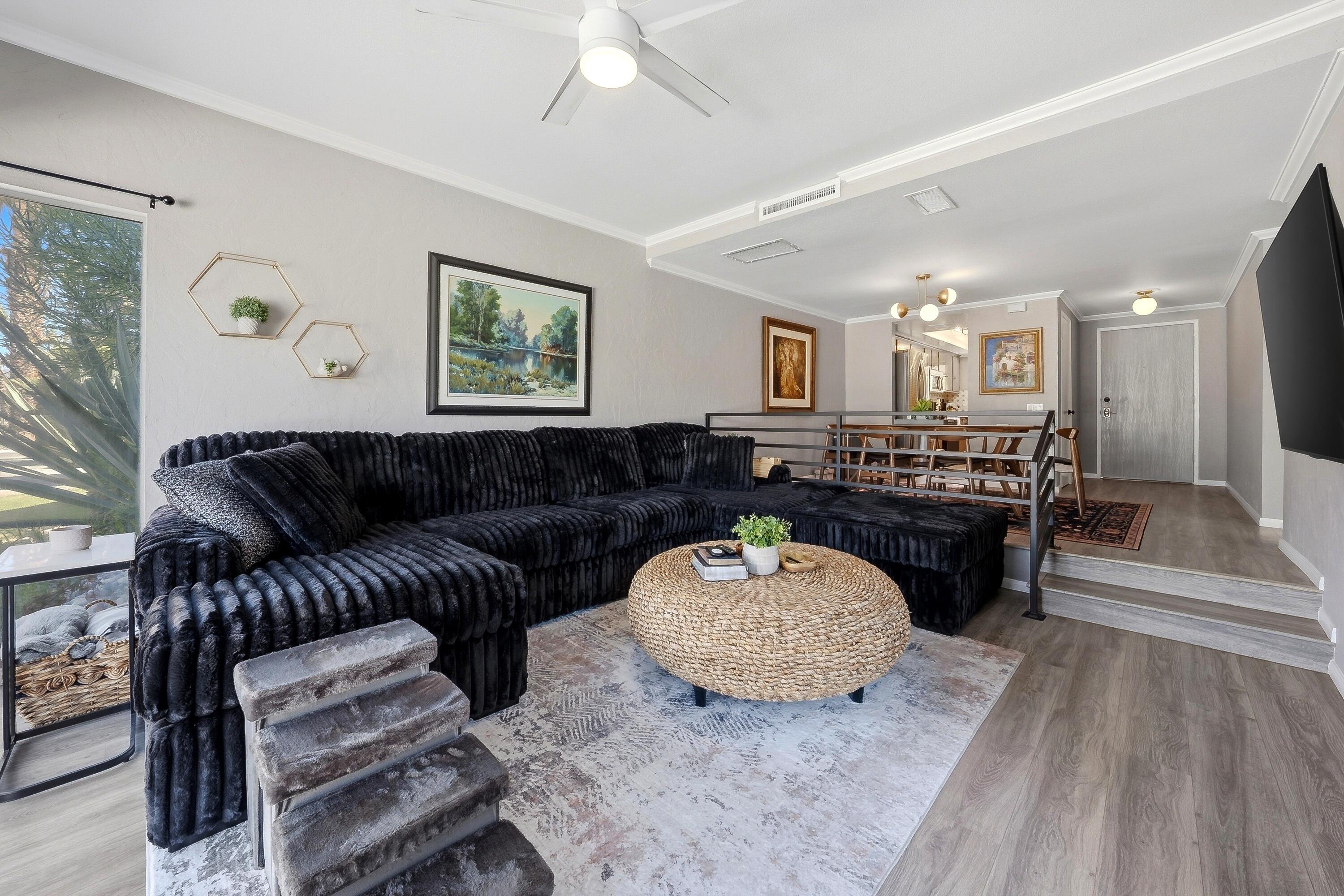 71870 Eleanora Lane Rancho Mirage, CA 92270 - Photo 8 of 36 a living room with furniture and a wooden floor