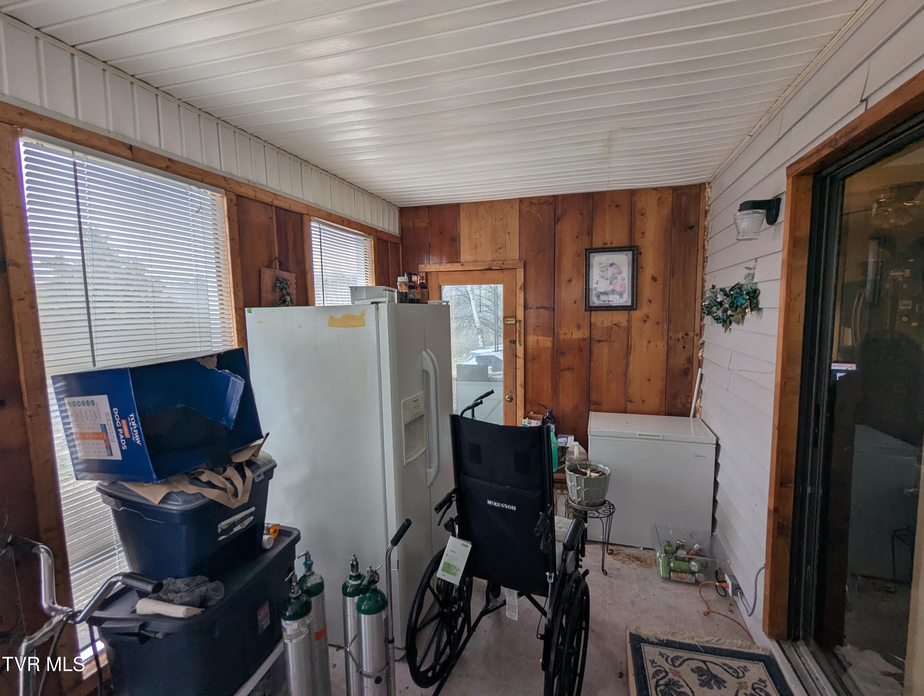 61 Rattlesnake Ridge Chuckey, TN 37641 - Photo 26 of 55 Sun porch