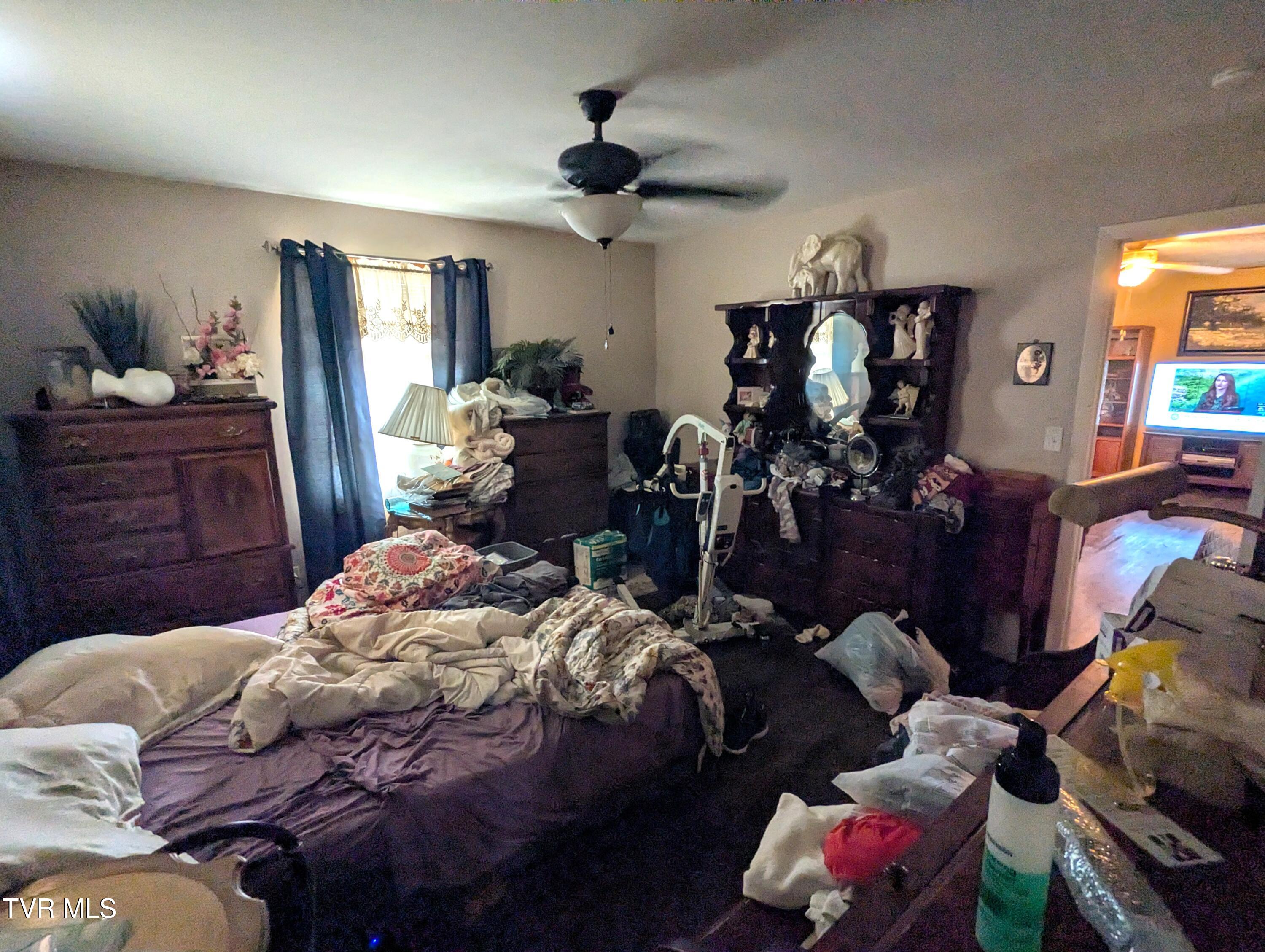 61 Rattlesnake Ridge Chuckey, TN 37641 - Photo 33 of 59 Primary bedroom