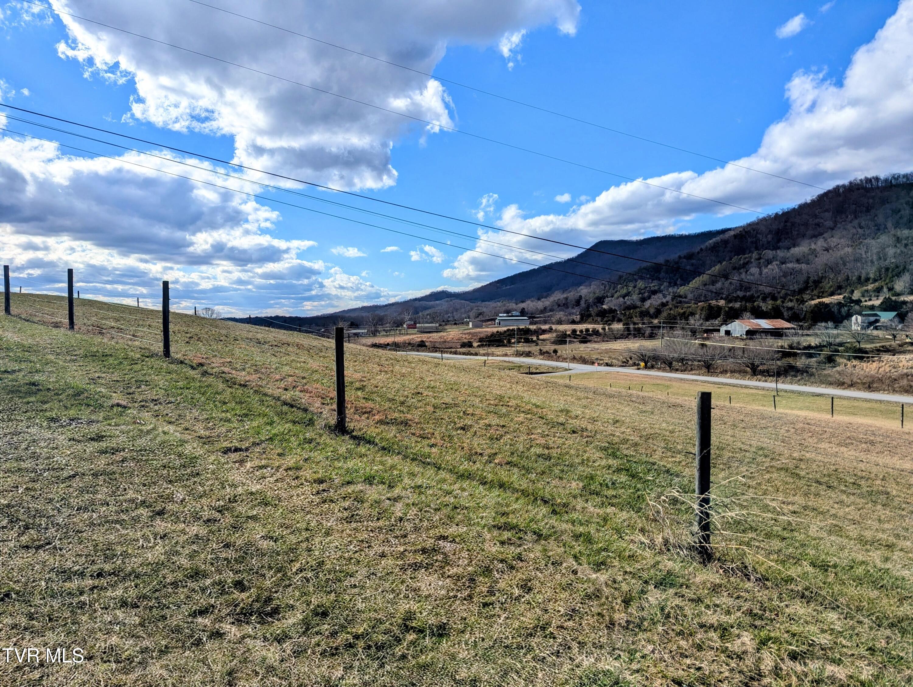61 Rattlesnake Ridge Chuckey, TN 37641 - Photo 4 of 59 Rattlesnake Ridge view sunny day