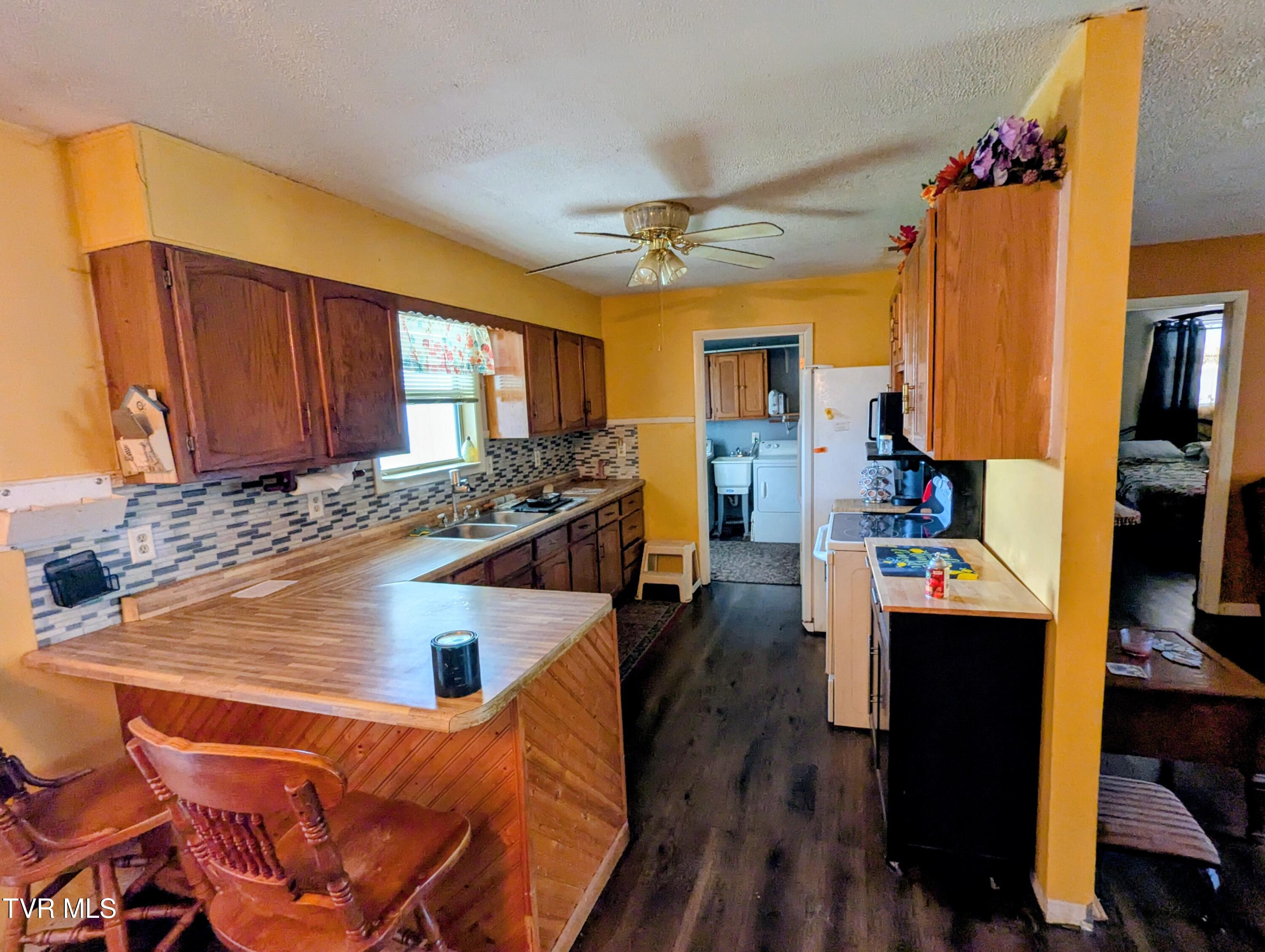 61 Rattlesnake Ridge Chuckey, TN 37641 - Photo 4 of 62 PXL_20260330_150059315~2