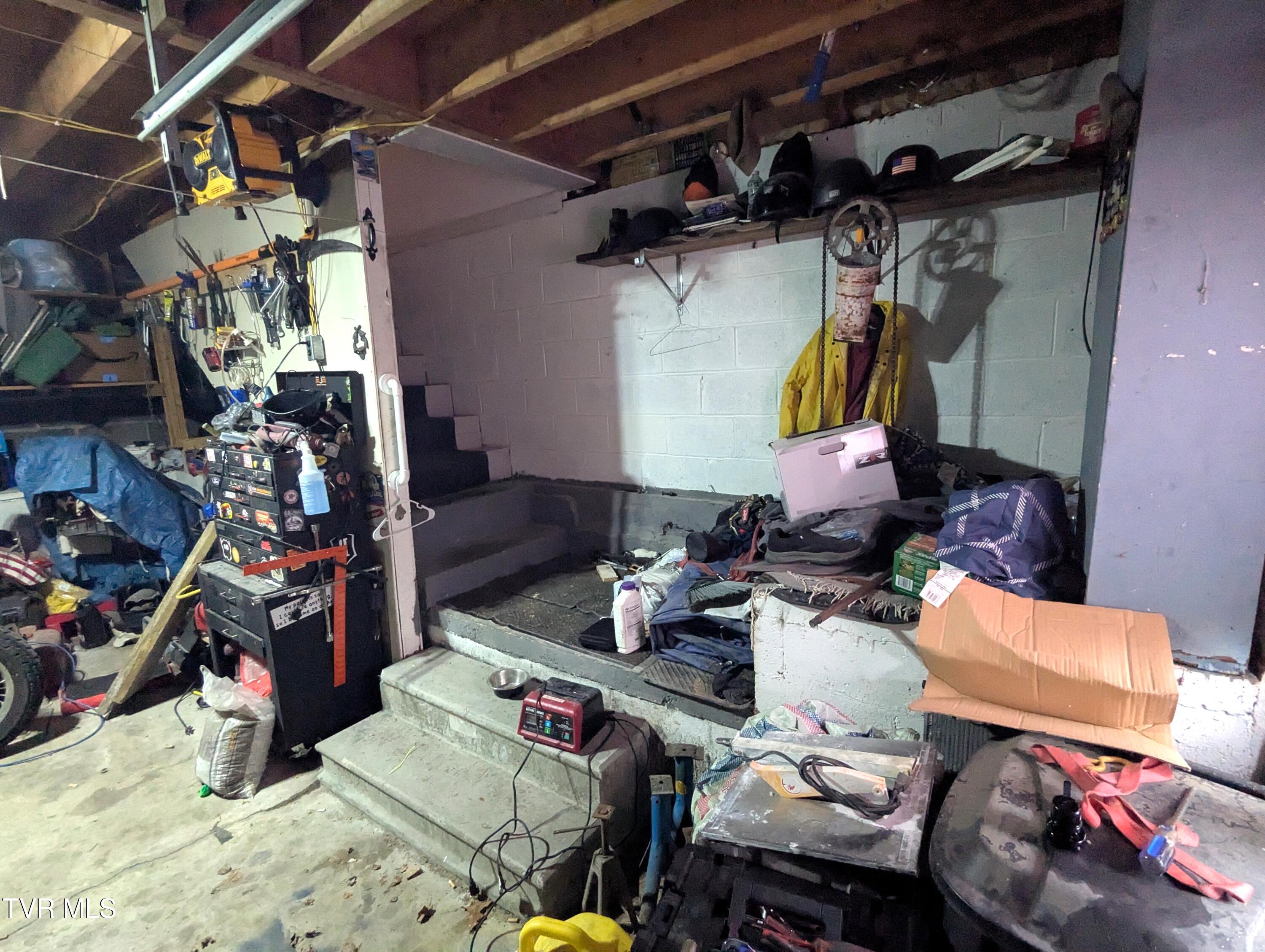 61 Rattlesnake Ridge Chuckey, TN 37641 - Photo 47 of 55 Drive under garage