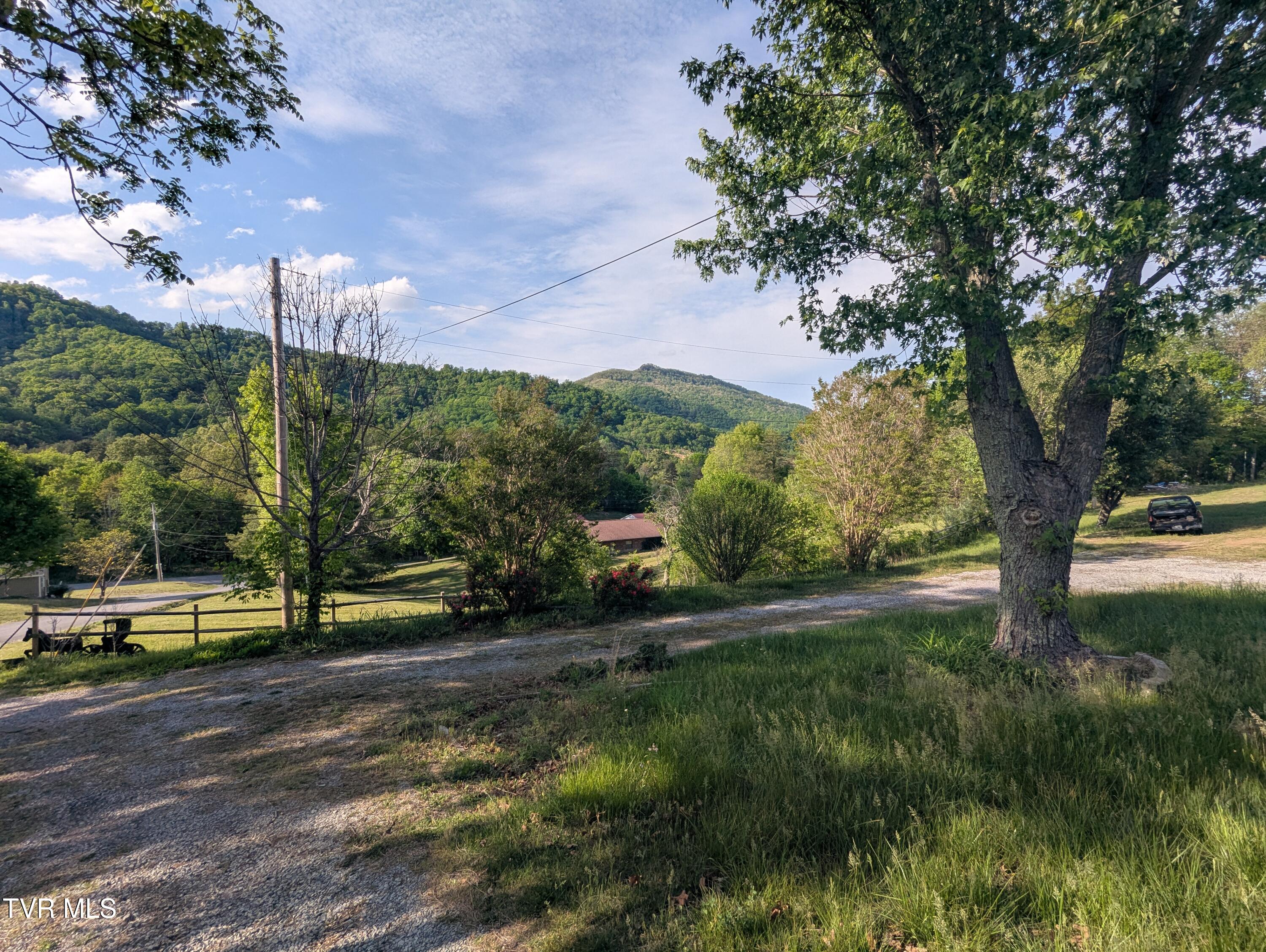 61 Rattlesnake Ridge Chuckey, TN 37641 - Photo 7 of 62 PXL_20260427_215329038